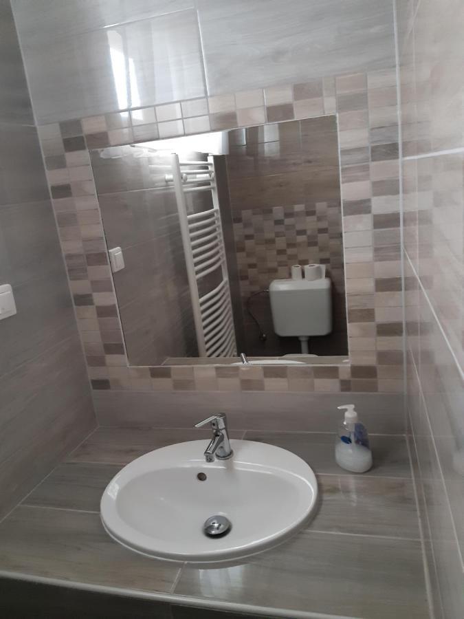 فندق M47 Vendeghaz-Airport ديبريتْسين المظهر الخارجي الصورة
