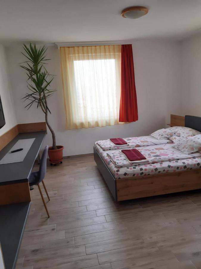 فندق M47 Vendeghaz-Airport ديبريتْسين المظهر الخارجي الصورة