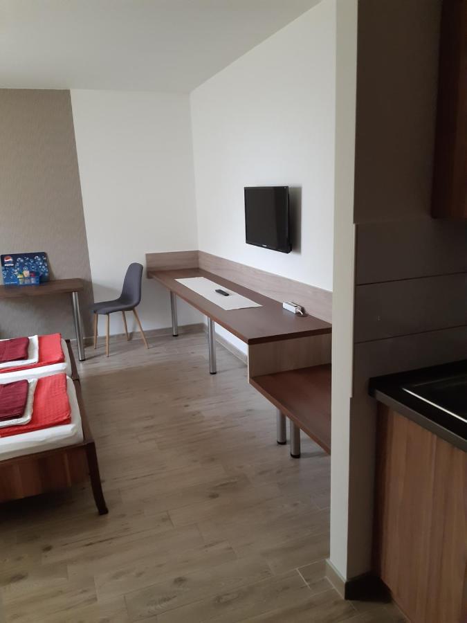 فندق M47 Vendeghaz-Airport ديبريتْسين المظهر الخارجي الصورة